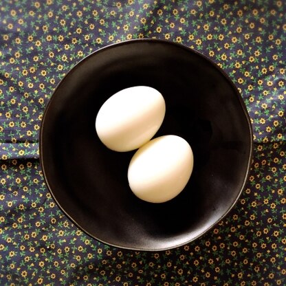 味付け卵を作るために参考にさせていただきました。人生初キレイなゆで卵が出来て感動しました！ありがとうございます。